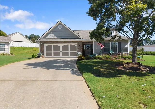 Photo 2 of Single family home for sale at 496 Tranquil Dr, Winder, GA 30680 | MLS# 7838409 | Listing updated on 2026-09-19
