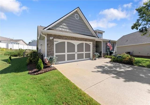 Photo 3 of Single family home for sale at 496 Tranquil Dr, Winder, GA 30680 | MLS# 7838409 | Listing updated on 2026-09-19