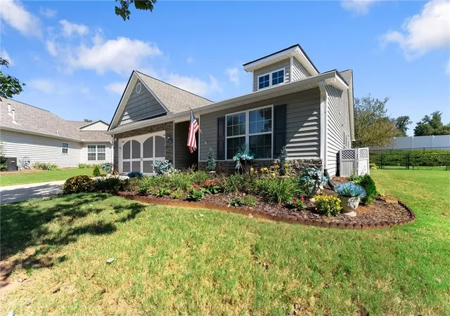 Photo 4 of Single family home for sale at 496 Tranquil Dr, Winder, GA 30680 | MLS# 7838409 | Listing updated on 2026-09-19