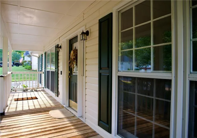Photo 3 of Sale Pending at 4277 Green Valley Dr, Gainesville, GA 30506 | MLS# 7827324 | Listing updated on 2026-10-11