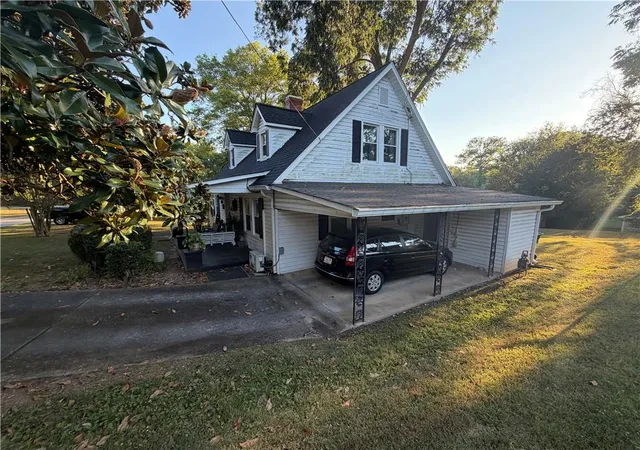 Photo 4 of Single family home for sale at 439 Sciple St, Rockmart, GA 30153 | MLS# 7835306 | Listing updated on 2026-09-11