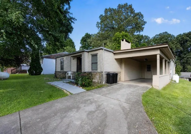 Photo 3 of Single family home for sale at 959 Hillcrest Dr, Mc Caysville, GA 30555 | MLS# 7833956 | Listing updated on 2026-09-08