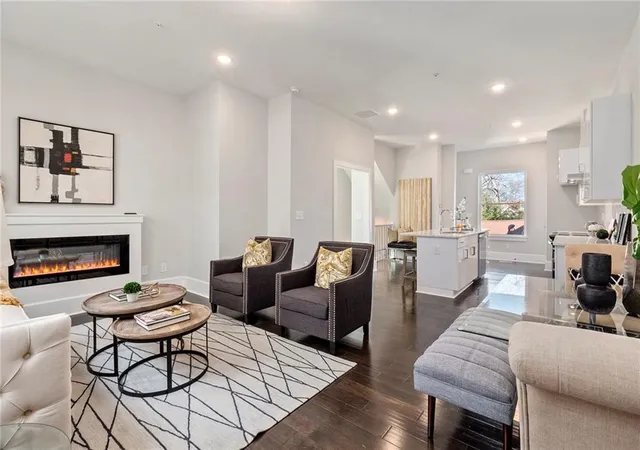 Photo 2 of Townhouse for sale at 456 Parkway Dr Ne #14, Atlanta, GA 30308 | MLS# 7829469 | Listing updated on 2026-09-16