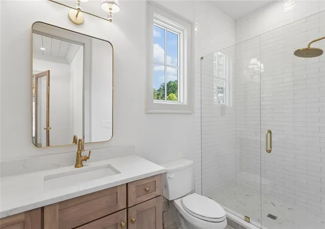 Photo 4 of Single family home for sale at 140 Lake Ests Dr, Roswell, GA 30075 | MLS# 7831639 | Listing updated on 2026-09-18