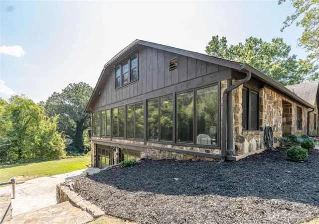 Photo 4 of Single family home for sale at 20 Lindberg Dr, Rome, GA 30161 | MLS# 7835787 | Listing updated on 2026-09-14