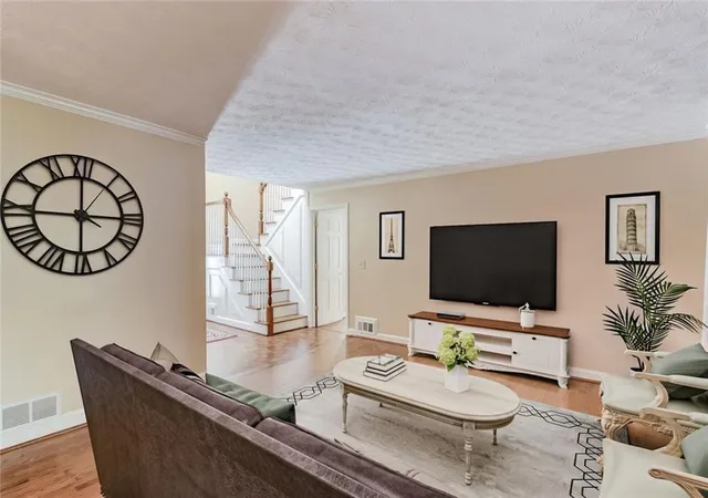 Photo 3 of Sale Pending at 420 Taberwood Way, Roswell, GA 30076 | MLS# 7780922 | Listing updated on 2026-09-05