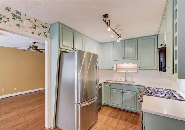 Photo 4 of Sale Pending at 420 Taberwood Way, Roswell, GA 30076 | MLS# 7780922 | Listing updated on 2026-09-05