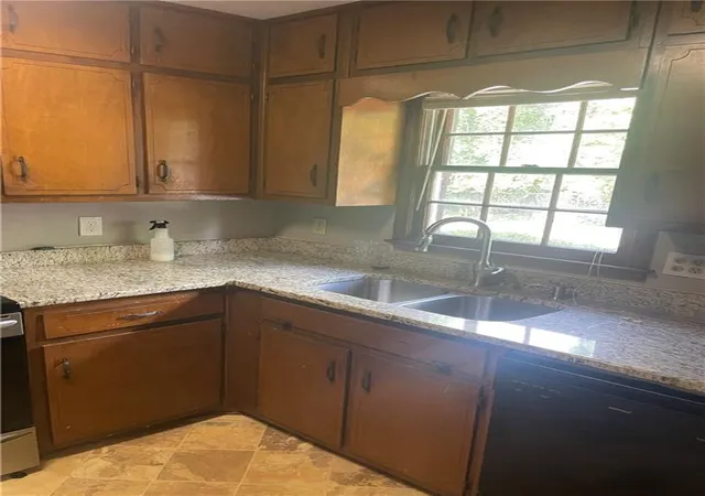 Photo 3 of Condo for sale at 2250 Kings Gate Cir #A, Snellville, GA 30078 | MLS# 7841875 | Listing updated on 2026-09-29