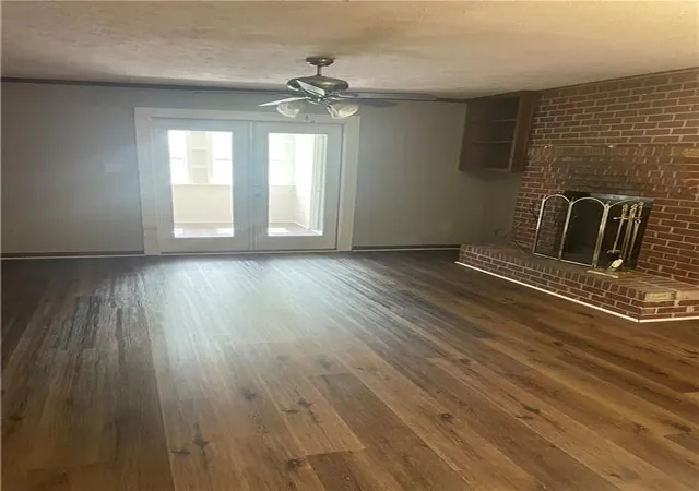 Listing Photo 4 - Condo for sale in building located at 2250 Kings Gate Cir, Snellville, GA 30078 - Unit #A