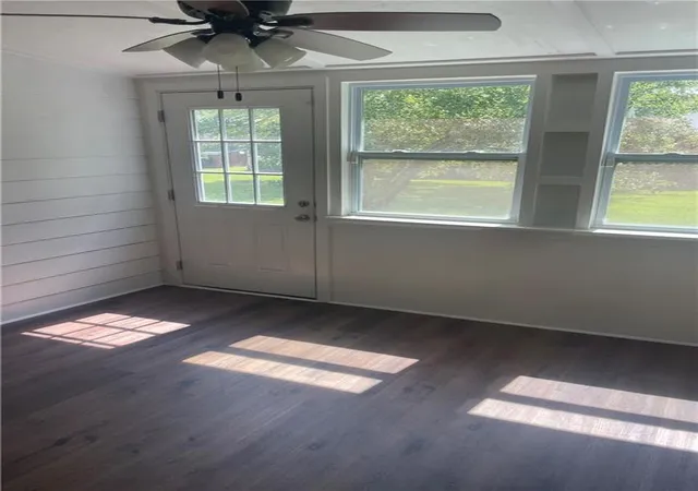 Listing Photo 5 - Condo for sale in building located at 2250 Kings Gate Cir, Snellville, GA 30078 - Unit #A