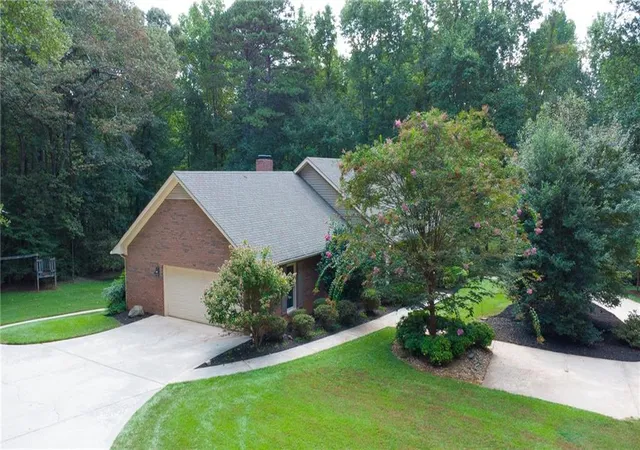 Photo 3 of Sale Pending at 111 Henderson Lake Dr, Canton, GA 30115 | MLS# 7830955 | Listing updated on 2026-10-01
