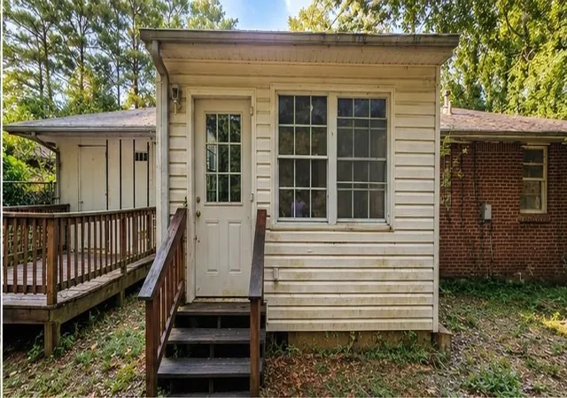 Photo 3 of Single family home for sale at 1961 W Starmount Way, Decatur, GA 30032 | MLS# 7860555 | Listing updated on 2026-10-29