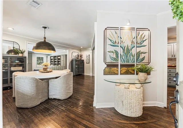 Photo 3 of Single family home for sale at 109 Juniper St, Roswell, GA 30075 | MLS# 7839915 | Listing updated on 2026-09-30