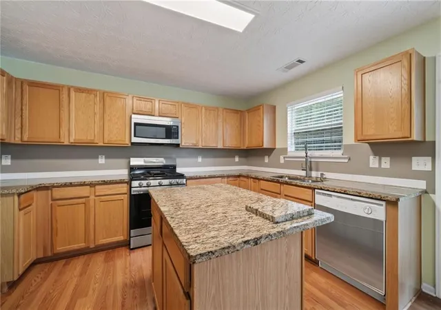 Photo 3 of Single family home for sale at 769 Roxholly Ln, Buford, GA 30518 | MLS# 7818304 | Listing updated on 2026-10-08