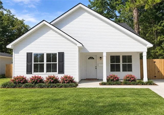 Photo 1 of Single family home for sale at 1126 E 56th Street, Savannah, GA 31404 | MLS# 7836122 | Listing updated on 2026-09-11