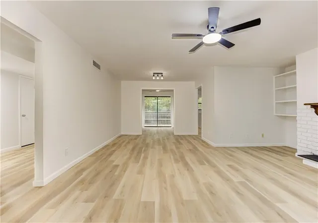 Photo 4 of Condo for sale at 107 Cedar Ct SE, Marietta, GA 30067 | MLS# 7842617 | Listing updated on 2026-09-26