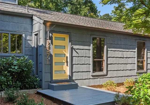 Photo 2 of Single family home for sale at 2571 Sandy Ct, Marietta, GA 30066 | MLS# 7832179 | Listing updated on 2026-10-10