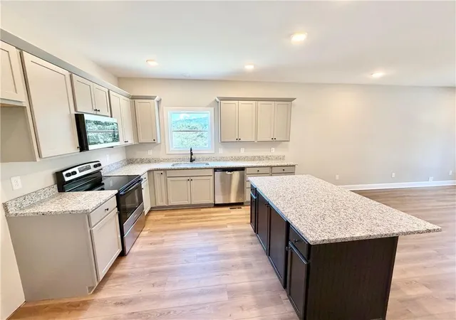 Photo 3 of Sale Pending at 55 Gaston Westbrook Ave, Emerson, GA 30137 | MLS# 7839682 | Listing updated on 2026-10-07
