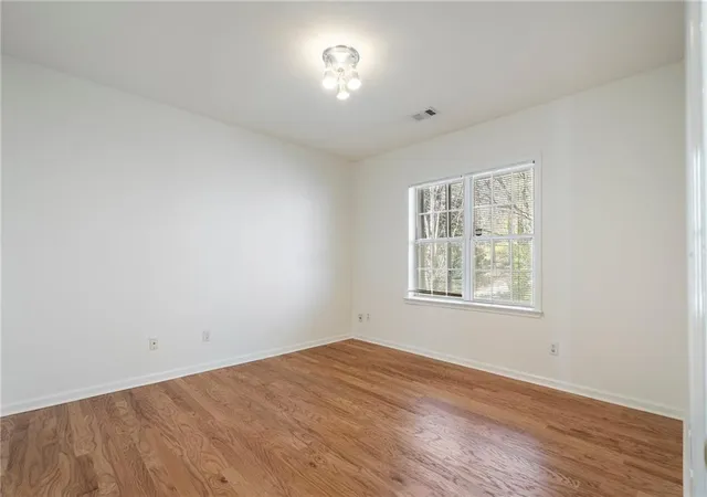 Photo 2 of Townhouse for sale at 2333 Towneheights Ter SE #13, Atlanta, GA 30339 | MLS# 7853366 | Listing updated on 2026-10-28