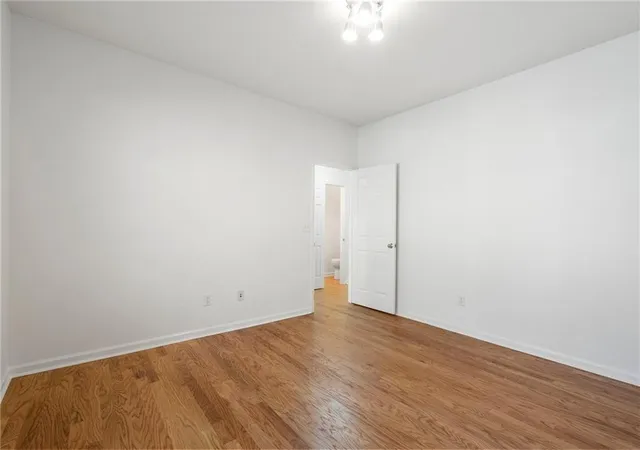 Photo 3 of Townhouse for sale at 2333 Towneheights Ter SE #13, Atlanta, GA 30339 | MLS# 7853366 | Listing updated on 2026-10-28