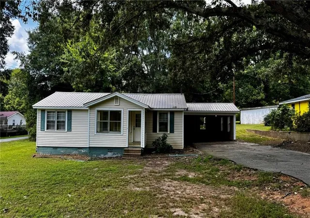 Photo 2 of Sale Pending at 122 Cabin Crk Rd, Commerce, GA 30529 | MLS# 7833578 | Listing updated on 2026-09-15