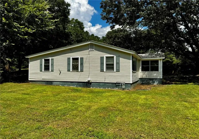 Photo 3 of Sale Pending at 122 Cabin Crk Rd, Commerce, GA 30529 | MLS# 7833578 | Listing updated on 2026-09-15