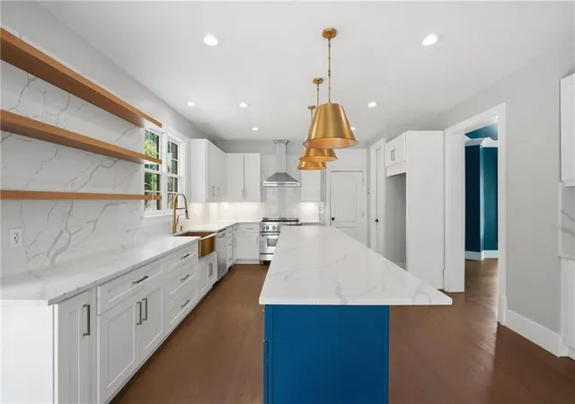 Photo 3 of Single family home for sale at 245 Steeple Point Dr, Roswell, GA 30076 | MLS# 7832249 | Listing updated on 2026-09-08