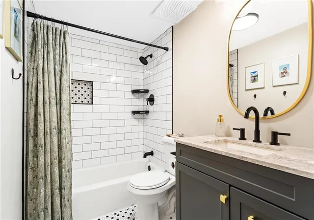 Listing Photo 3 - Condo for sale in building located at 1150 Collier Rd Nw, Atlanta, GA 30318 - Unit #A10