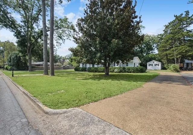 Photo 3 of Sale Pending at 117 Chestnut St, Cedartown, GA 30125 | MLS# 7839343 | Listing updated on 2026-09-20