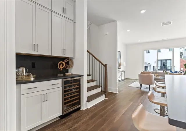Photo 3 of Townhouse for sale at 3667 Peachtree Rd NE #14, Atlanta, GA 30319 | MLS# 7855030 | Listing updated on 2026-10-21