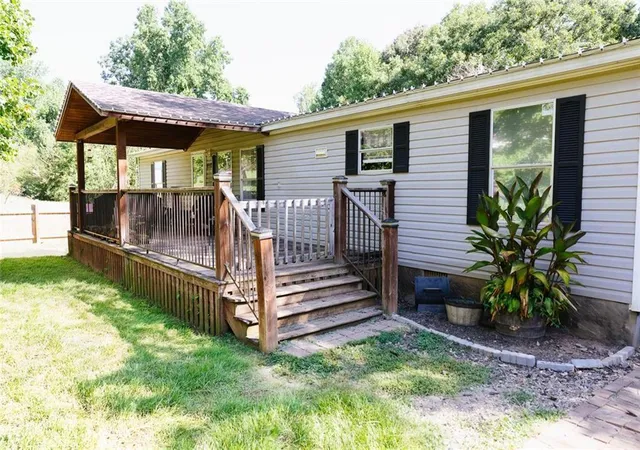 Photo 3 of Sale Pending at 112 Center Grv Dr, Cleveland, GA 30528 | MLS# 7831979 | Listing updated on 2026-09-15