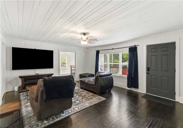 Photo 4 of Single family home for sale at 47 SE Hillcrest Dr, Austell, GA 30168 | MLS# 7855158 | Listing updated on 2026-10-20