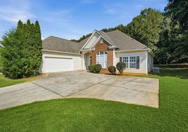 Photo 3 of Single family home for sale at 150 Stewart Holw Ln, Covington, GA 30016 | MLS# 7832923 | Listing updated on 2026-09-12