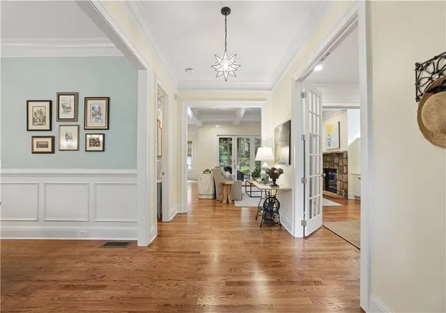 Photo 4 of Single family home for sale at 367 N Garden Ln NW, Atlanta, GA 30309 | MLS# 7834783 | Listing updated on 2026-09-15