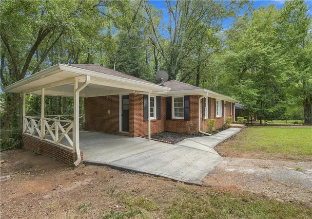 Photo 1 of Single family home for sale at 3944 Creel Dr, Lithia Springs, GA 30122 | MLS# 7843657 | Listing updated on 2026-10-08