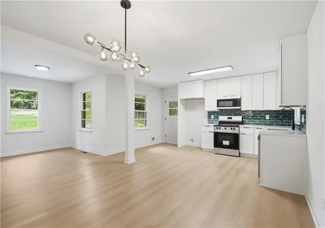 Photo 3 of Single family home for sale at 3944 Creel Dr, Lithia Springs, GA 30122 | MLS# 7843657 | Listing updated on 2026-10-08