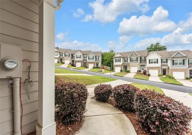 Photo 2 of Townhouse for sale at 5668 UNION POINTE Drive, Union City, GA 30291 | MLS# 7854086 | Listing updated on 2026-10-26