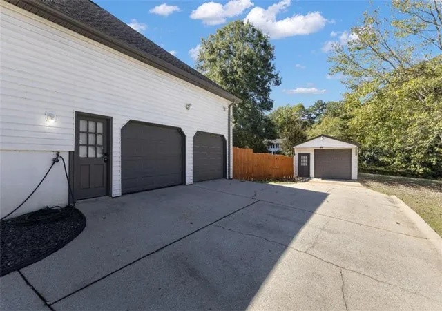 Photo 3 of Single family home for sale at 7727 Hartford Ct, Jonesboro, GA 30236 | MLS# 7856912 | Listing updated on 2026-10-21