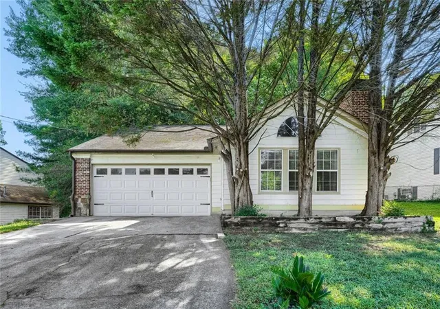 Photo 2 of Sale Pending at 5754 Western Hills Dr, Norcross, GA 30071 | MLS# 7842431 | Listing updated on 2026-10-03