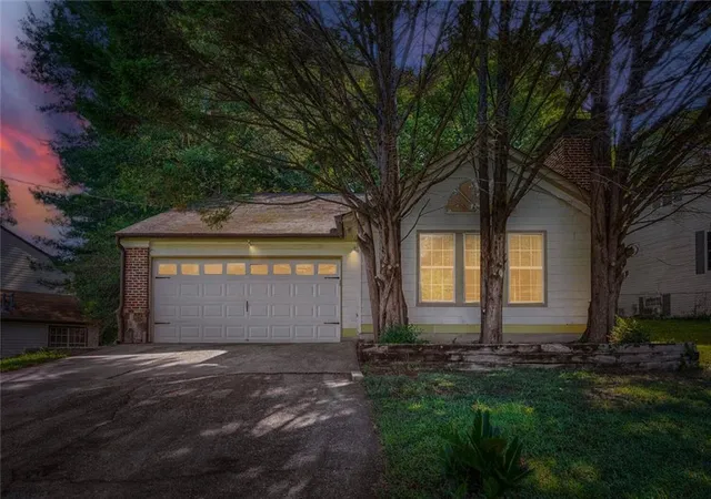 Photo 4 of Sale Pending at 5754 Western Hills Dr, Norcross, GA 30071 | MLS# 7842431 | Listing updated on 2026-10-03