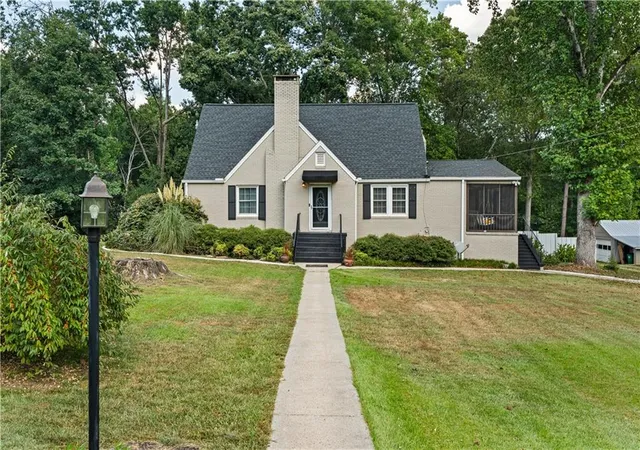 Photo 2 of Single family home for sale at 139 Myrtle St, Toccoa, GA 30577 | MLS# 7823911 | Listing updated on 2026-09-11