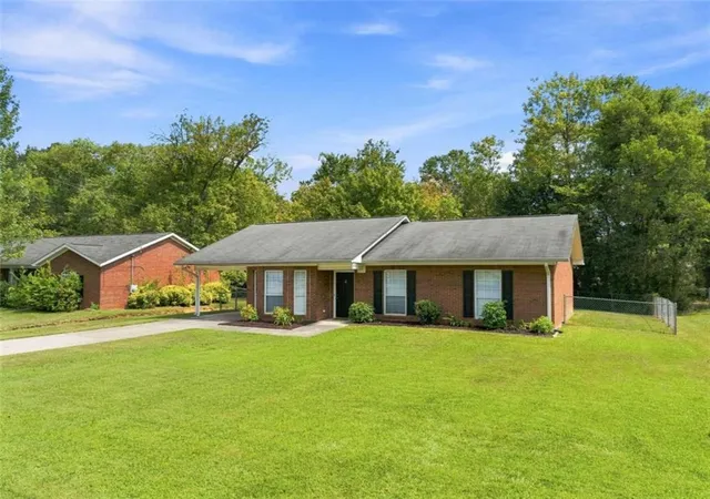 Photo 3 of Single family home for sale at 12 Glenda Dr Sw, Rome, GA 30165 | MLS# 7834642 | Listing updated on 2026-09-13