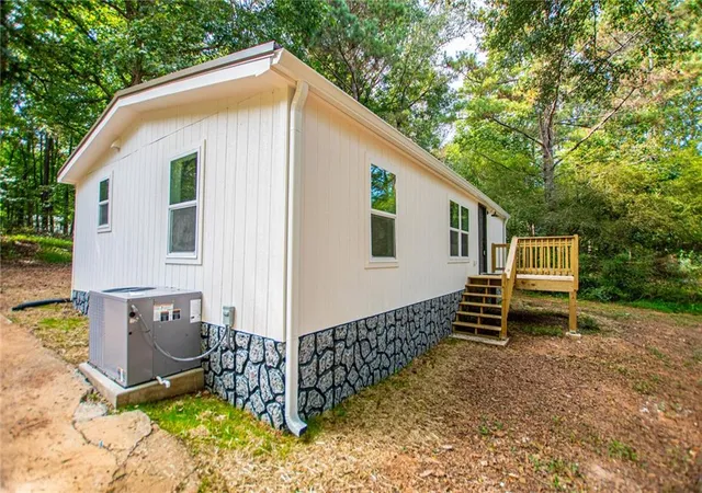 Photo 4 of Sale Pending at 77 Rock Springs Lake Dr, Carrollton, GA 30116 | MLS# 7851369 | Listing updated on 2026-10-23