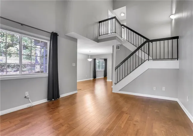 Listing Photo 5 - Condo for sale in building located at 1468 Briarwood Rd Ne, Atlanta, GA 30319 - Unit #2006