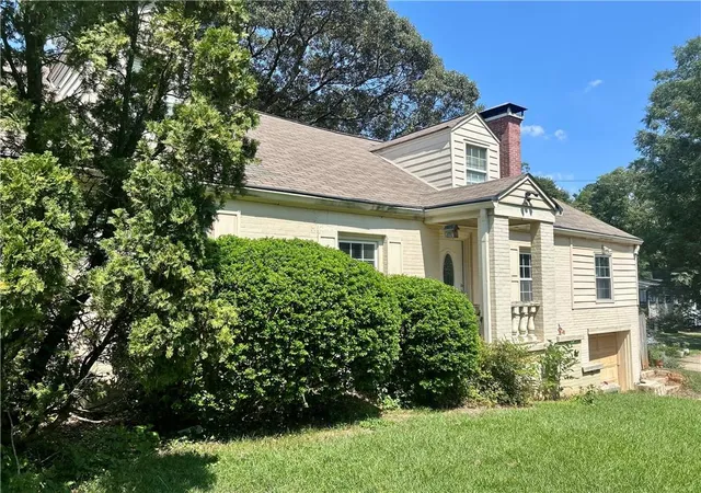 Photo 3 of Single family home for sale at 1686 Flat Shls Rd Se, Atlanta, GA 30316 | MLS# 7838596 | Listing updated on 2026-09-16