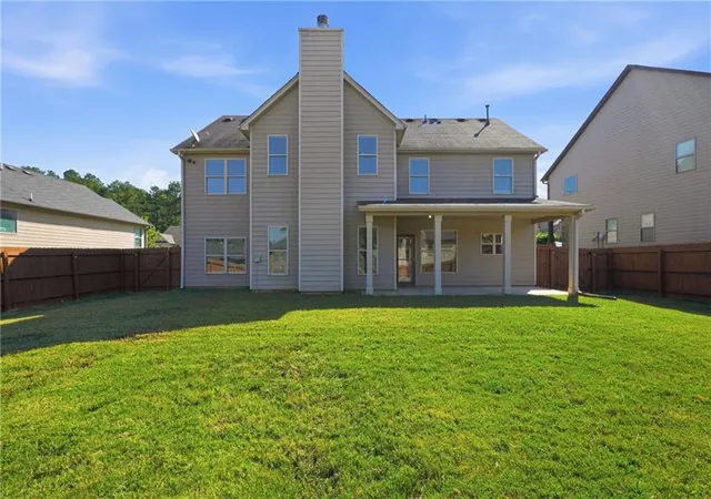 Photo 4 of Single family home for sale at 1167 Sly Fox Run, Fairburn, GA 30213 | MLS# 7856269 | Listing updated on 2026-10-30