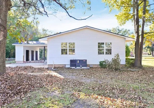 Photo 4 of Single family home for sale at 140 Watson St, Hawkinsville, GA 31036 | MLS# 7860575 | Listing updated on 2026-10-29