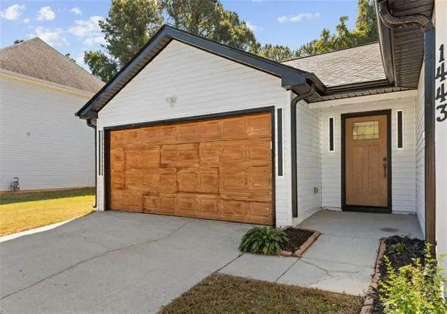 Photo 2 of Single family home for sale at 1443 Pebble Ridge Ln, Hampton, GA 30228 | MLS# 7860359 | Listing updated on 2026-10-29