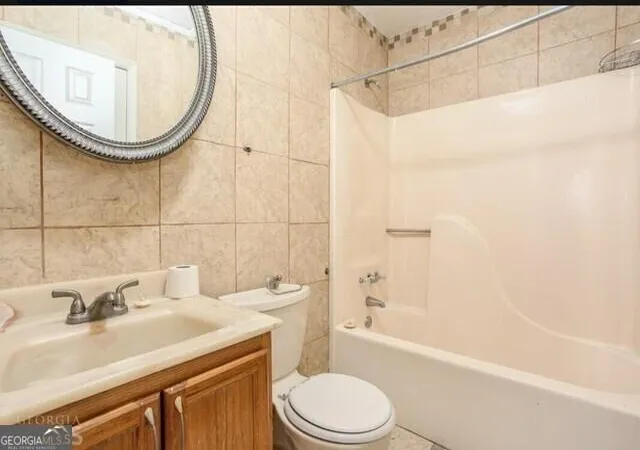 Listing Photo 5 - Condo for sale in building located at 602 Pine Tree Trl, Atlanta, GA 30349 - Unit #602
