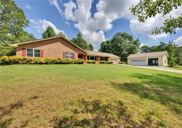 Photo 2 of Single family home for sale at 234 Glad Dale Dr Se, Conyers, GA 30094 | MLS# 7831627 | Listing updated on 2026-09-03